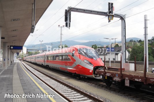 Second Frecciarossa 1000 towards VUZ