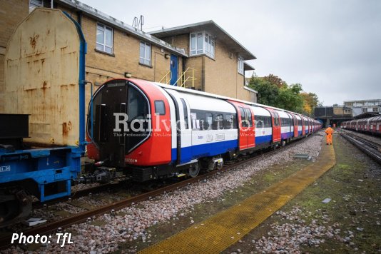 First new Piccadilly line Inspiro arrived in London