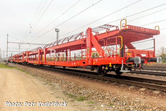 CRRC-built car carriers on test